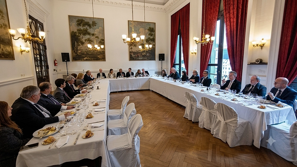 participantes del almuerzo de la AADC del día 24-6-24