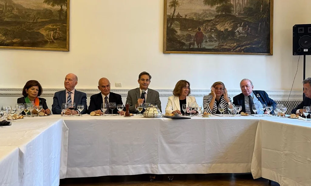 Almjuerzo de AADC - 20/4/26 - Ormuz, derecho del mar